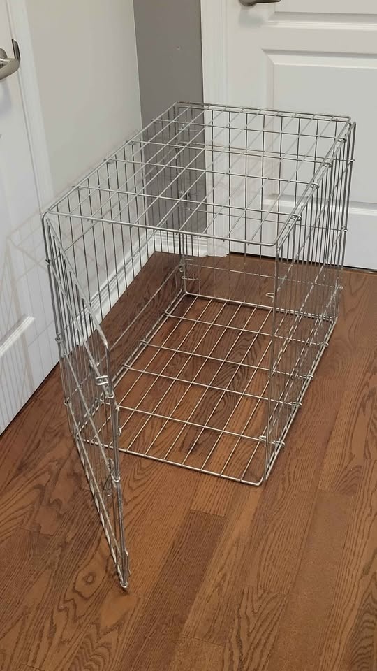Dog crate with tray - photo 4