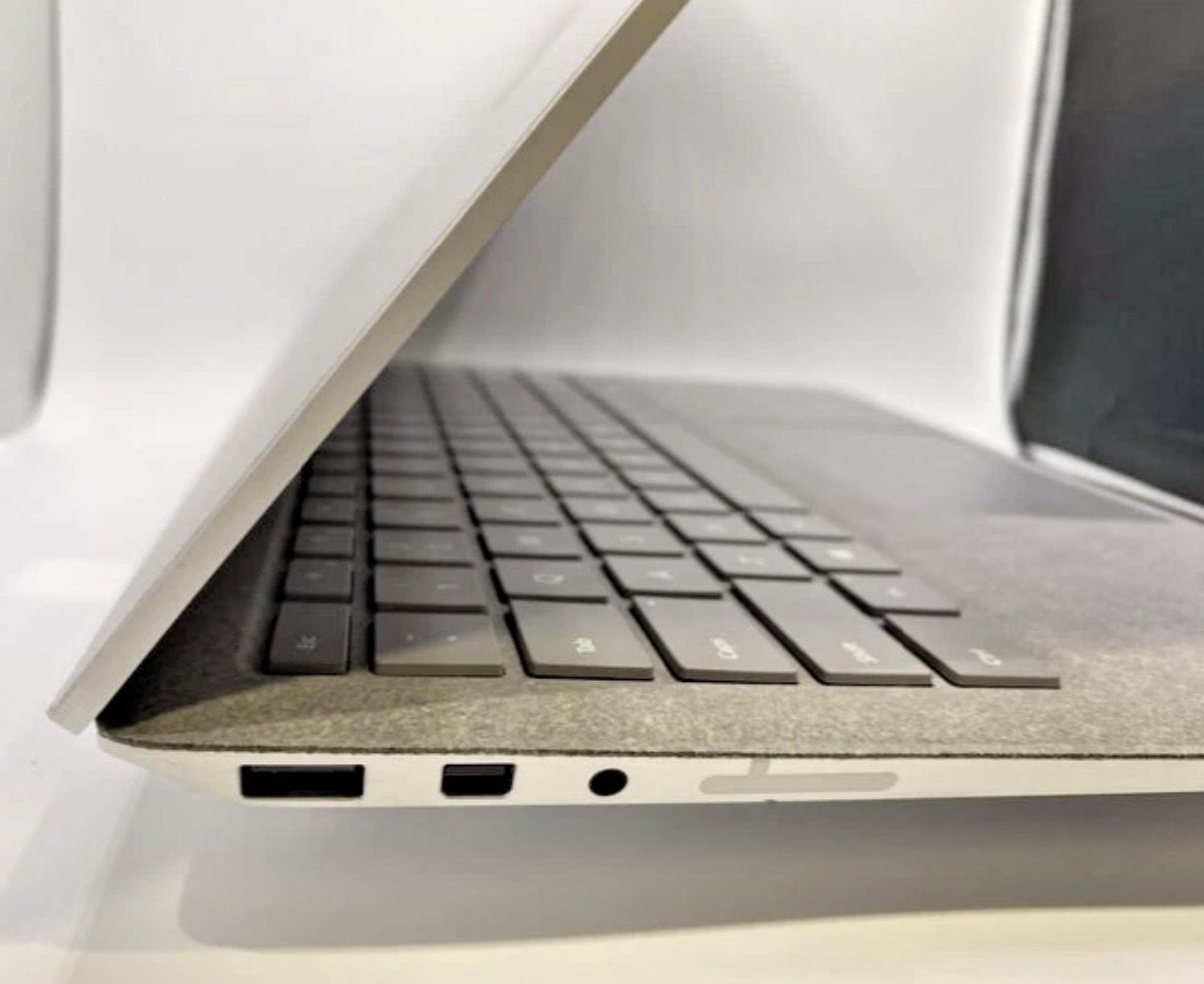 Microsoft Surface Laptop 2 - i5, 8GB RAM, 256GB SSD - photo 2