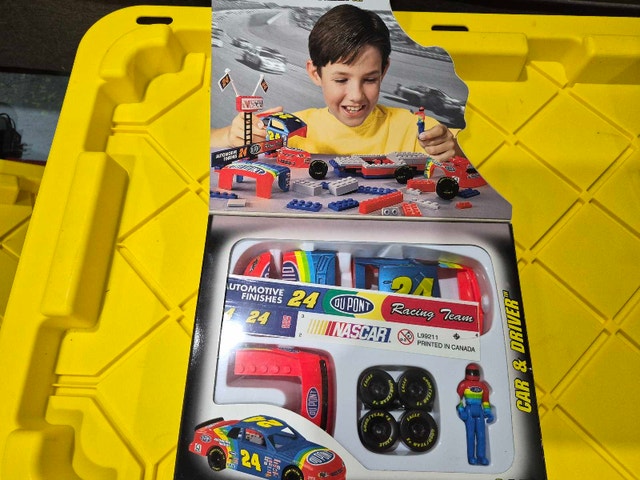 Mega Bloks NASCAR Jeff Gordon #24