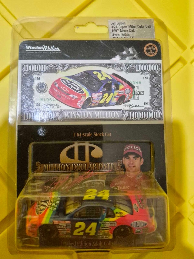 Jeff Gordon Diecast Car #24 1997 Monte Carlo 1:64