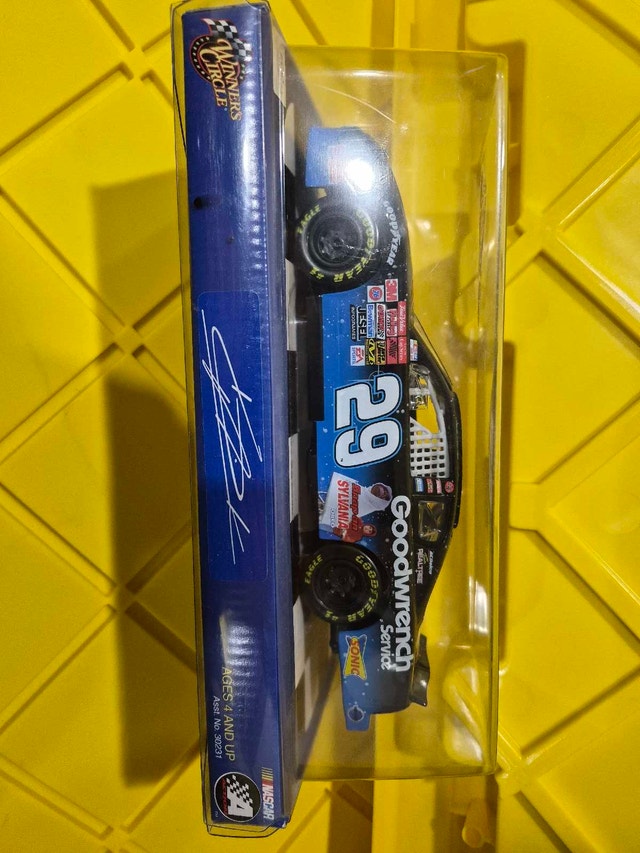 Kevin Harvick #29 1/24 Diecast