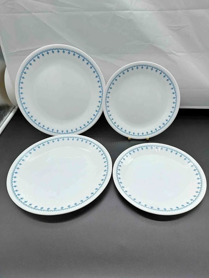Corelle Snowflake Garland Partial Dinnerware Set