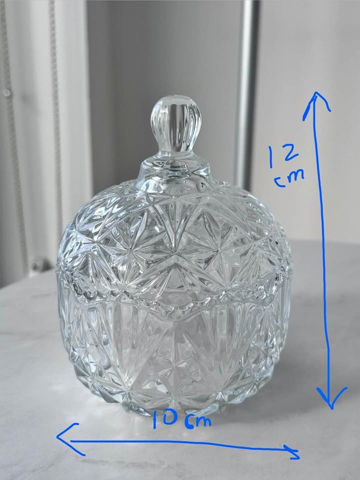 Natural white crystals with glass bowl and lid