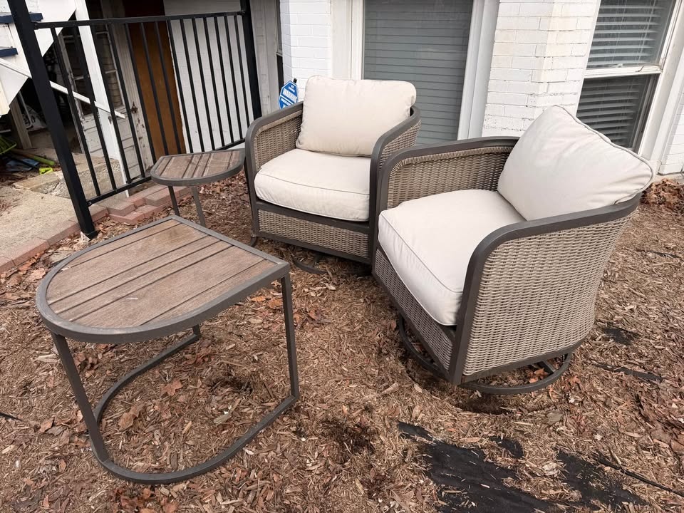 Allen + Roth 4-Piece Wicker Patio Set w/ Tan Cushions - photo 2