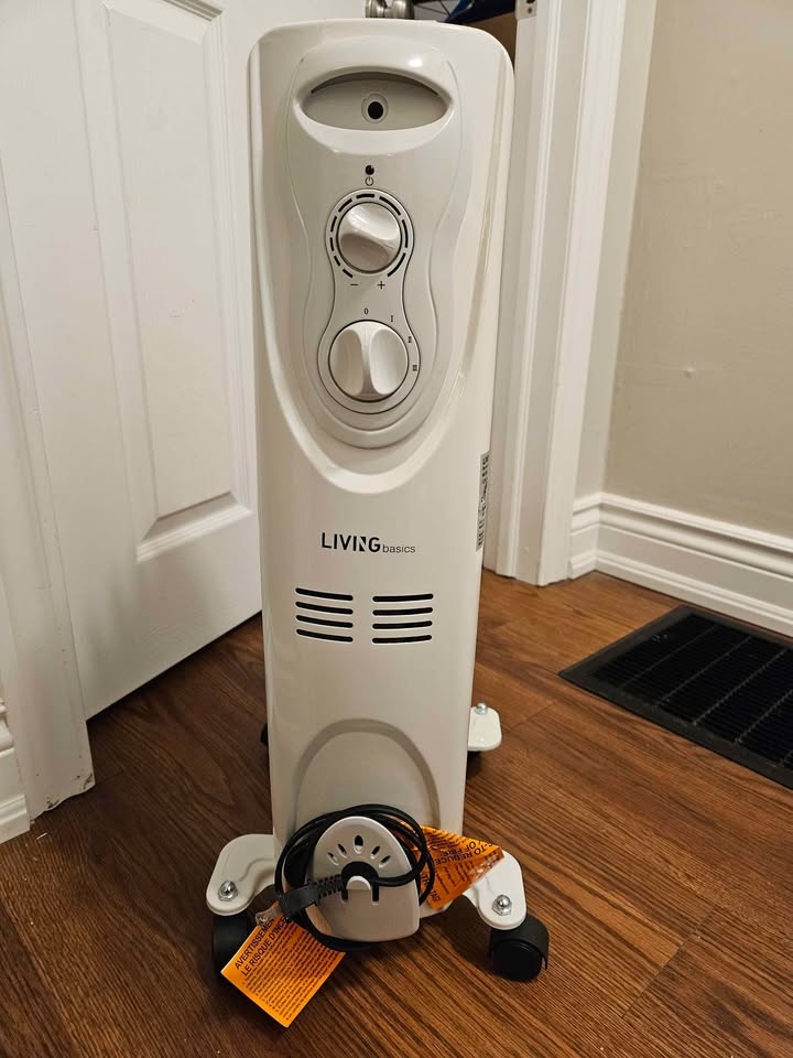 LIVINGbasics Oil Heater - Excellent Condition - photo 4