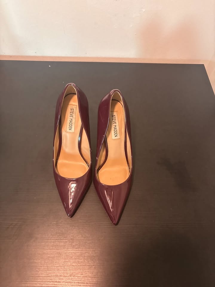 Steve Madden Burgundy Pointed Heels – Patent Finish - photo 2