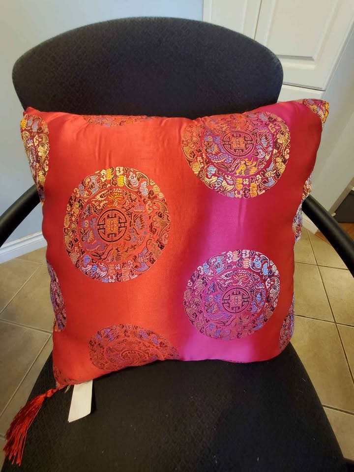 2 Decorative Pillows & Curtain