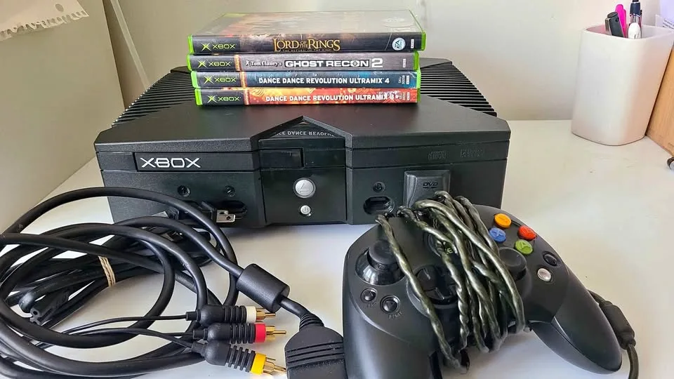Original Microsoft Xbox Bundle thumbnail