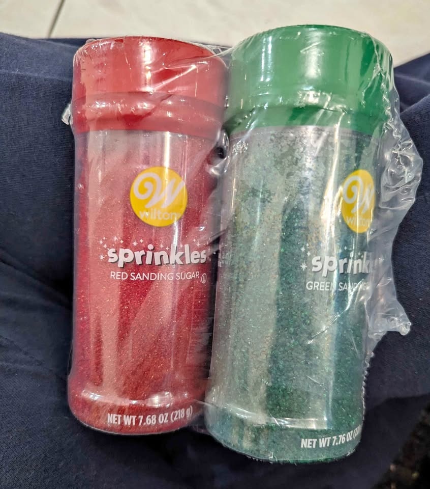Wilton Red & Green Christmas Sprinkles Set (2 x 7.68 oz)