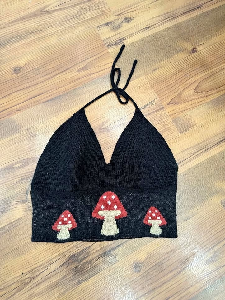 Super cute black mushroom print knitted halter top