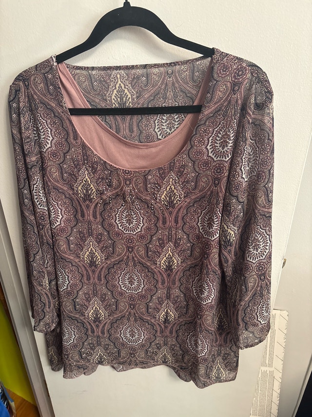 2 Large Tops