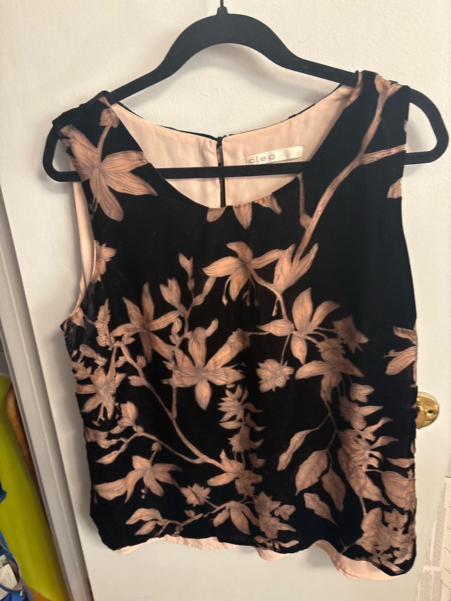 2 Large Tops - photo 2