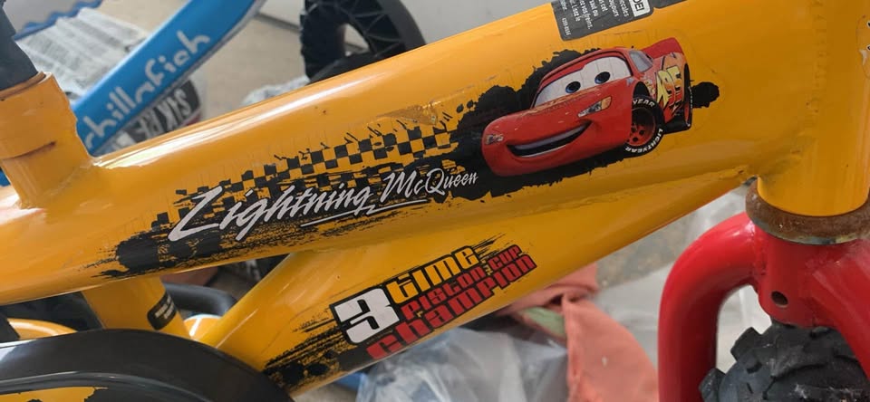 Lightning McQueen toddler 12.5” bike with training wheels - photo 3