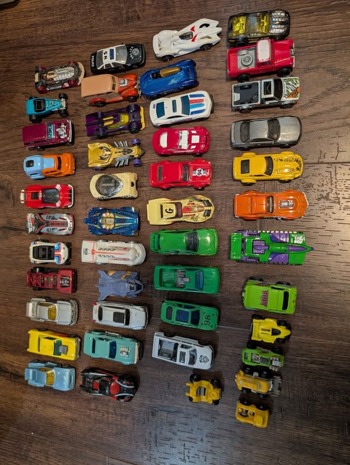 Hot Wheels, Matchbox & Other Cars Lot - $30 - photo 2