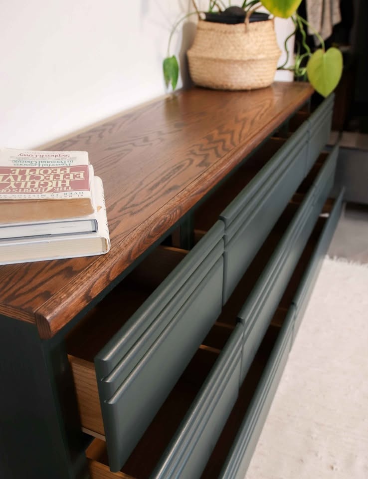 Solid Oak Dresser Modern Refinished 8 Drawers - photo 5