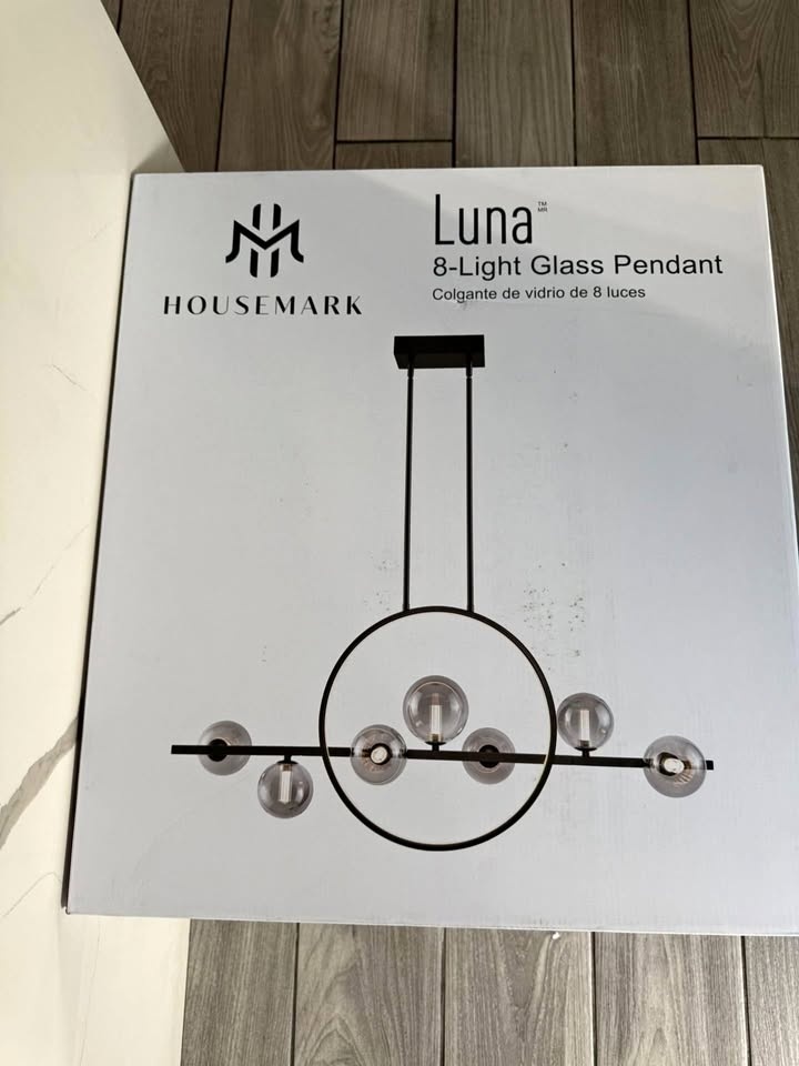 HOUSEMARK - Luna 8-Light Glass Pendant