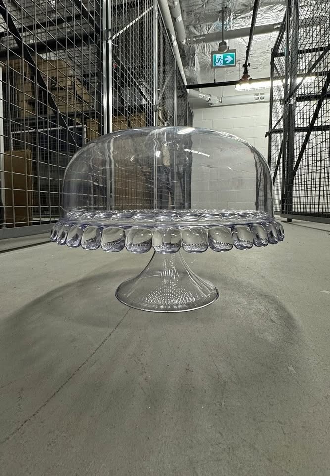 Guzzini Tiffany Acrylic Cake Stand w/ Dome Lid – Like New - photo 2