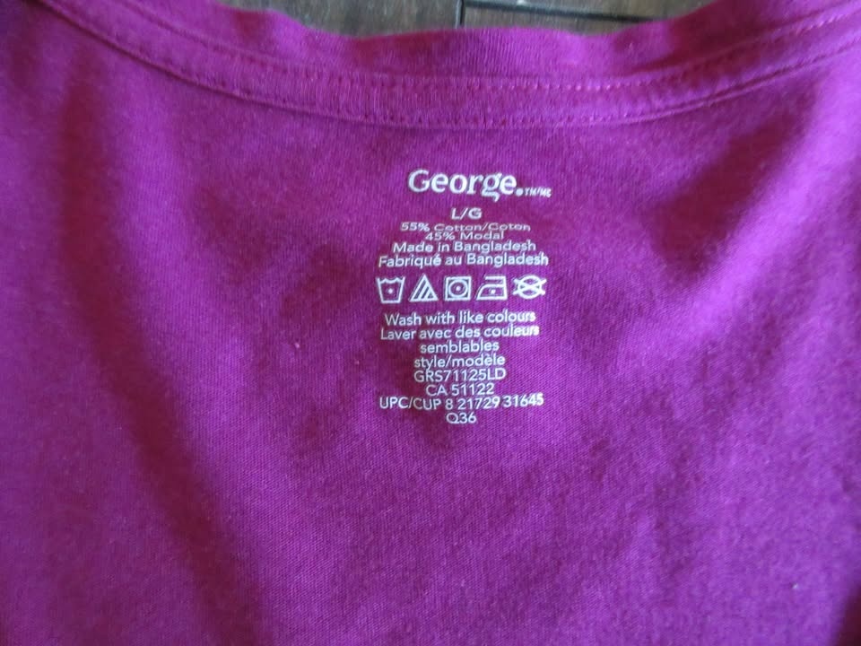 Ladies Large T-Shirt and Shorts - photo 3