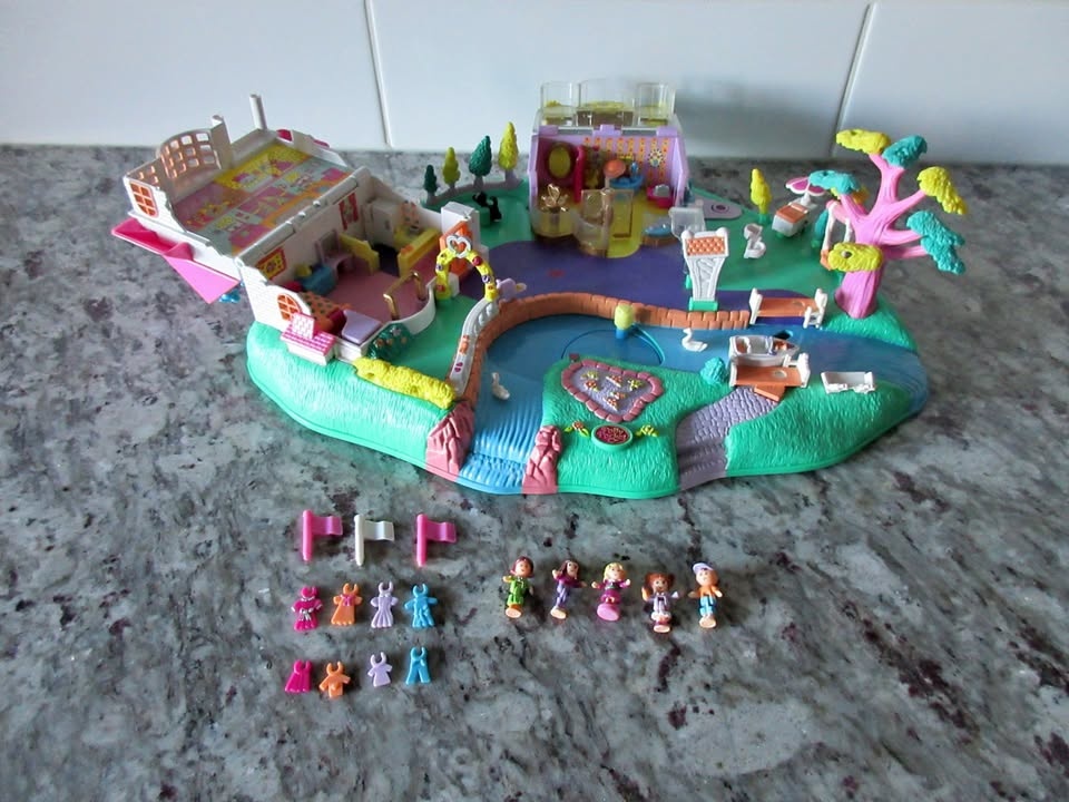 1996 Polly Pocket Magical Movin Pollyville Playset