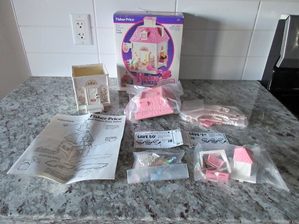 Vintage Fisher Price Precious Places Blue Ribbon Pony Stable (19