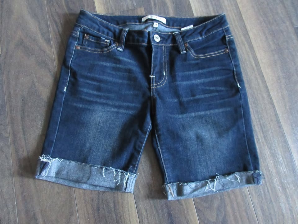Ladies Size 26 Jean Shorts and Size Small Tank Top - photo 2