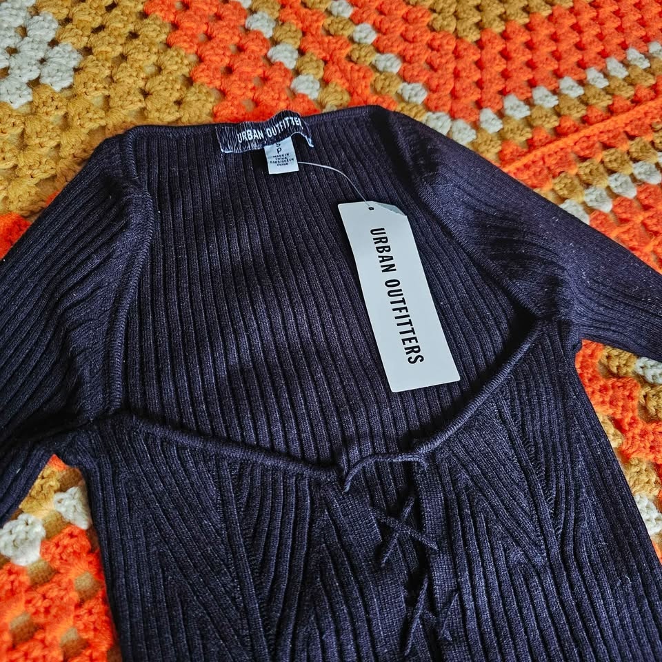 Urban Outfitters Black Lace-up Ribbed Cropped Sweater - Small - photo 4