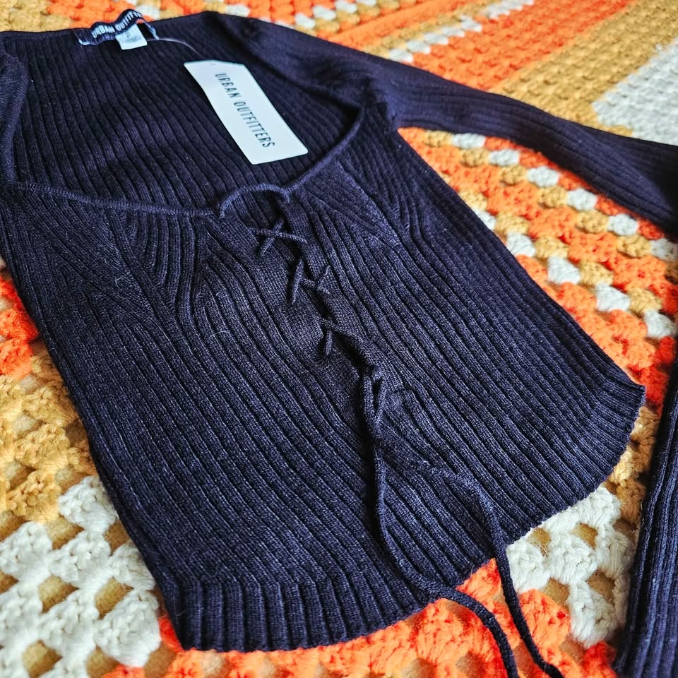 Urban Outfitters Black Lace-up Ribbed Cropped Sweater - Small - photo 5