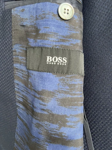 Hugo Boss Men’s Blazer Navy W/ Camo Inside Sz 38R 100 % Authenti - photo 3