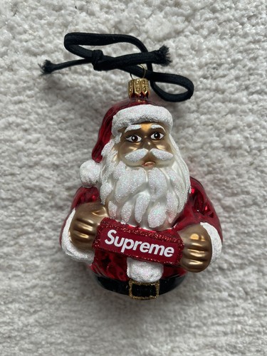 Supreme Santa Red Christmas Ornament FW18 - 100 % Authentic - photo 2