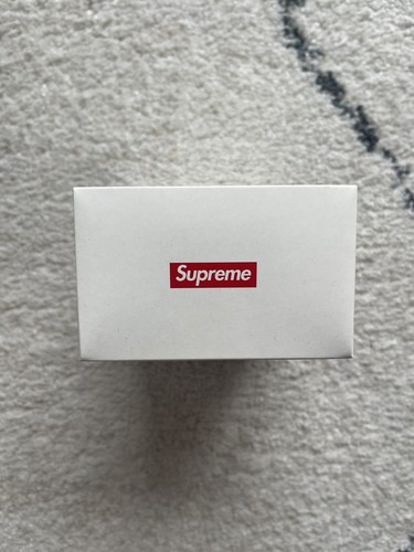 Supreme Santa Red Christmas Ornament FW18 - 100 % Authentic - photo 4