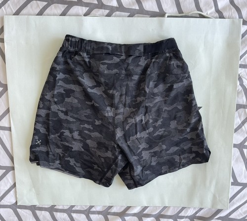 Lululemon Shorts Grey Camo Sz M 100% Authentic - photo 2