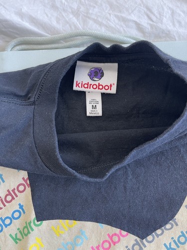Kid Robot Bunny T Shirt Black Sz M 100 % Authentic - photo 3