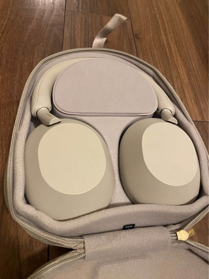 Sony WH1000-XM5 Headphones - photo 2