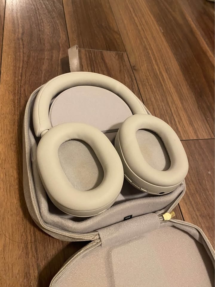 Sony WH1000-XM5 Headphones - photo 3