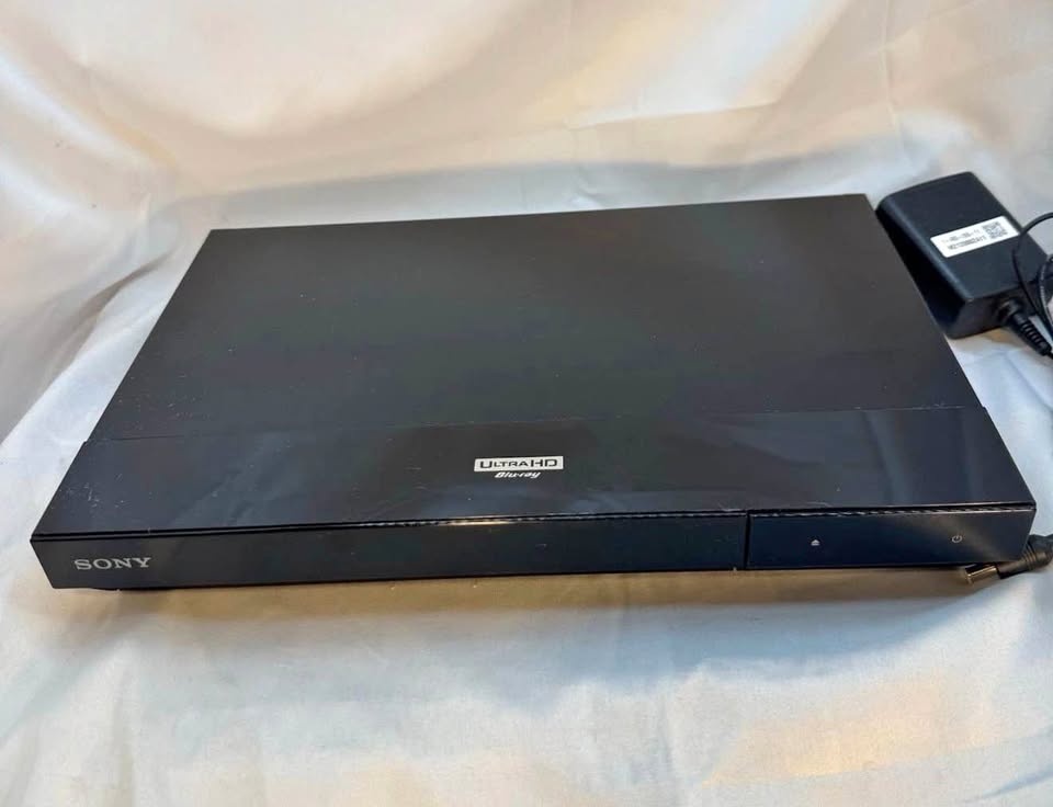 Sony UBP-X700M 4K UHD Blu-ray Player Wi-Fi HDR Dolby Vision