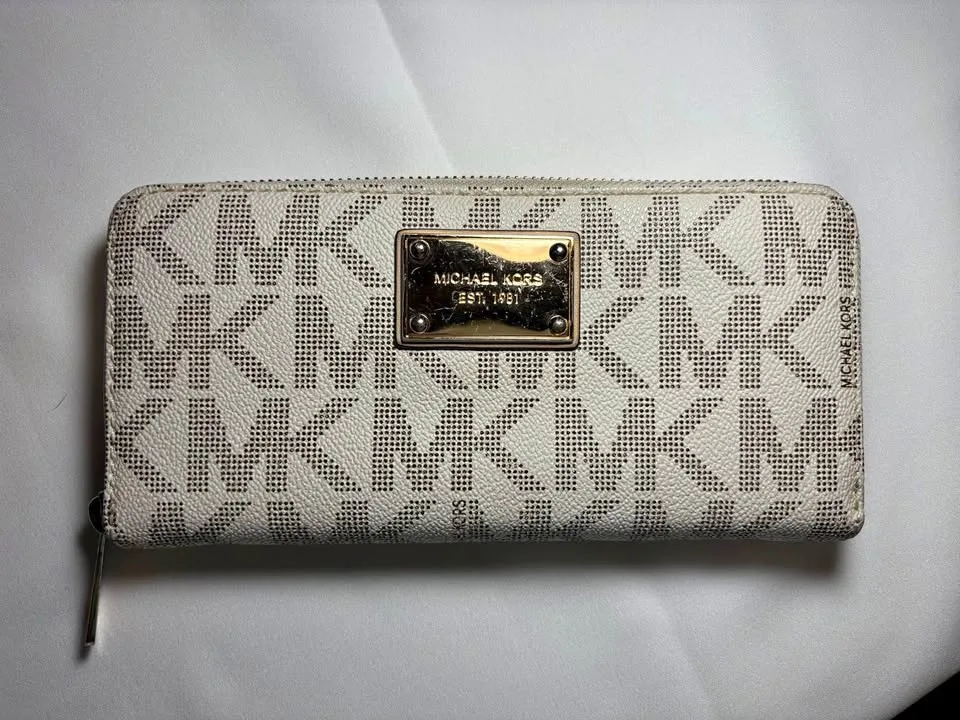 Authentic Michael Kors Continental Wallet thumbnail