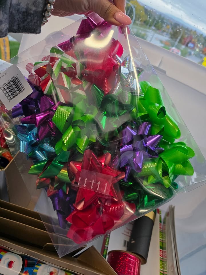 Large Tote Full of Wrapping Paper, Ribbon & Gift Tags – Storage - photo 4