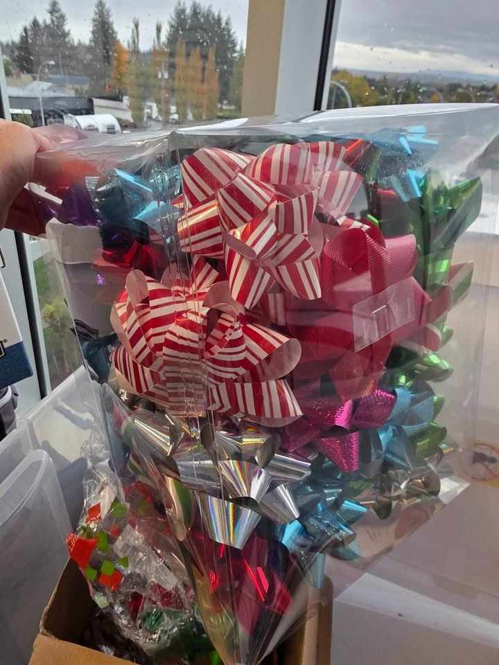 Large Tote Full of Wrapping Paper, Ribbon & Gift Tags – Storage - photo 5