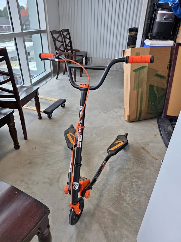 Fiker Scooter – Unique 3-Wheel Design!