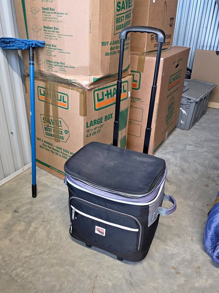 Portable Canvas Cooler - Wheeled & Retractable Handle!
