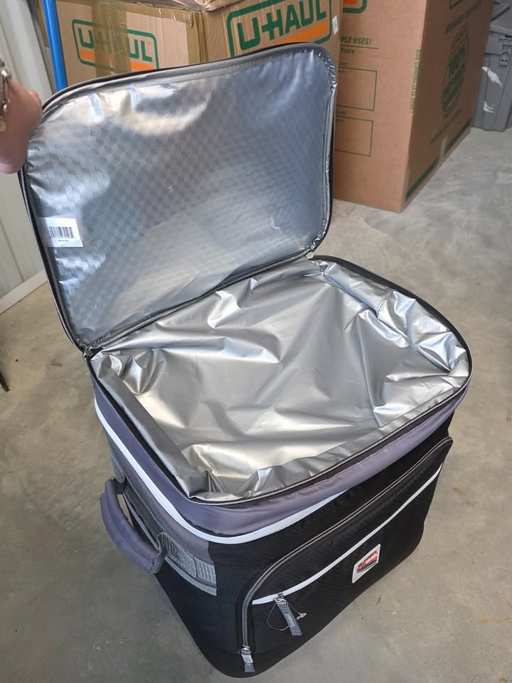 Portable Canvas Cooler - Wheeled & Retractable Handle! - photo 5