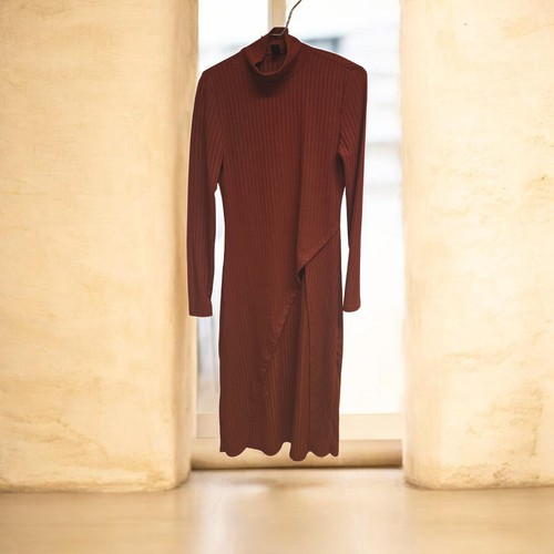 Red Long Dress with Slit and Larger Sleeves - Small - photo 3