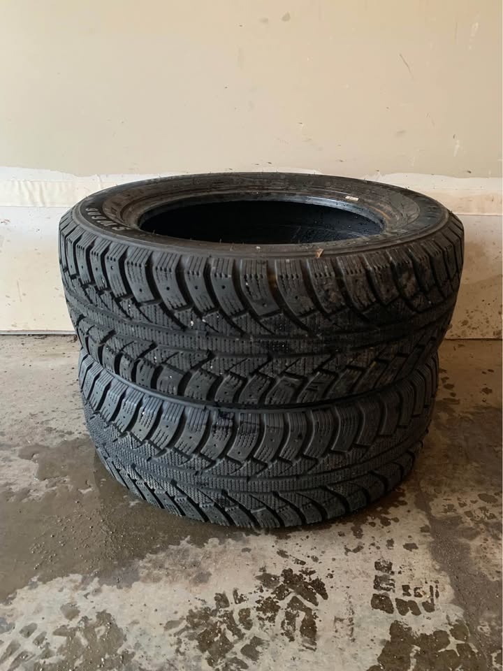 2 Winter Tires 195/60R15 Brand New! Read! - photo 2
