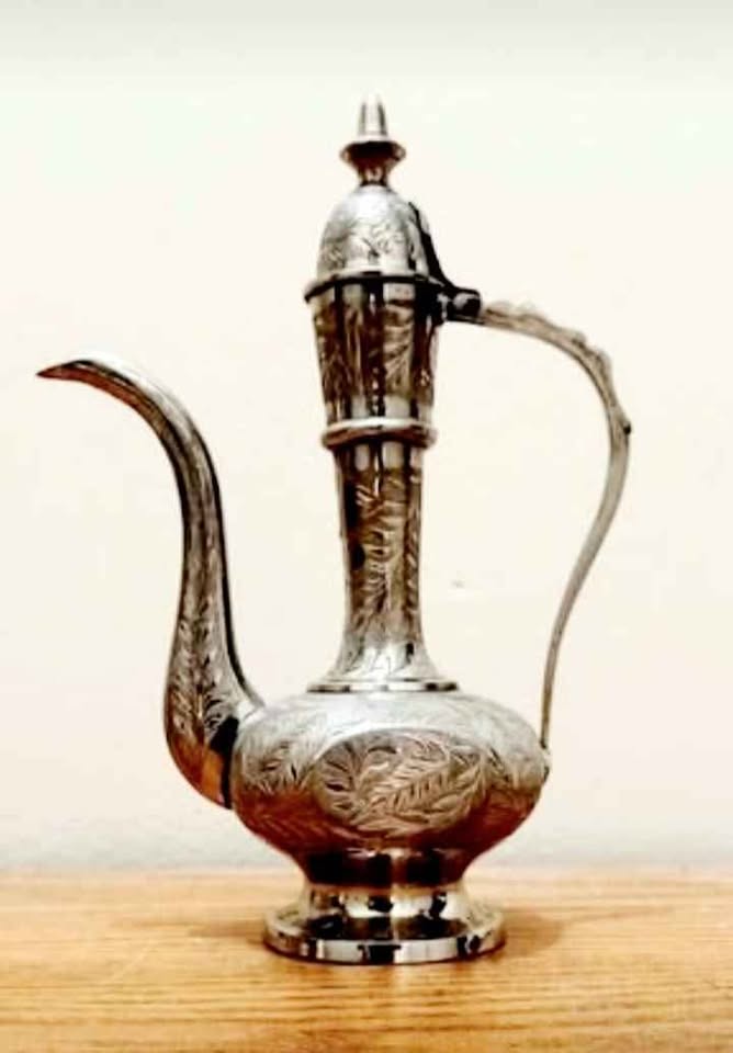 Vtg Hand Crafted S.P. Etched Brass Ewer Pitcher - photo 2