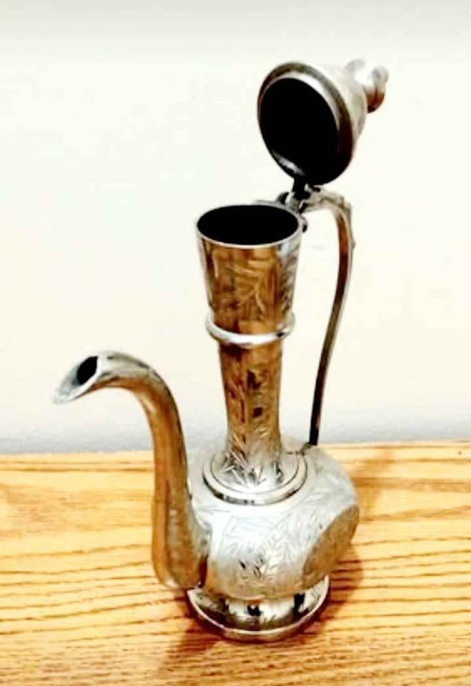 Vtg Hand Crafted S.P. Etched Brass Ewer Pitcher - photo 5