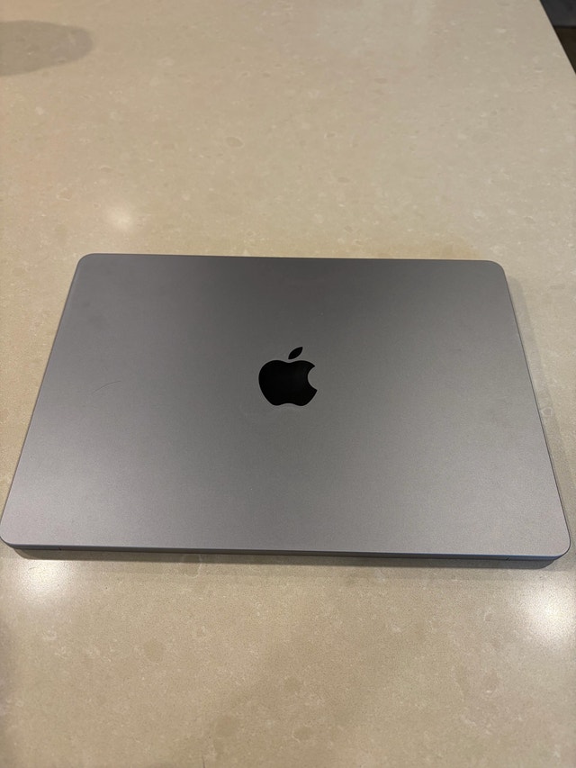 MacBook M2 Air 256GB SSD, 8GB RAM - Great Condition