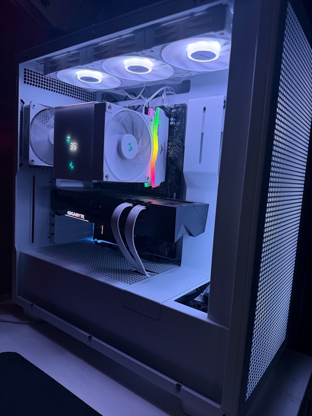 3070TI GAMING PC 16G RYZEN 5 5600 - photo 2