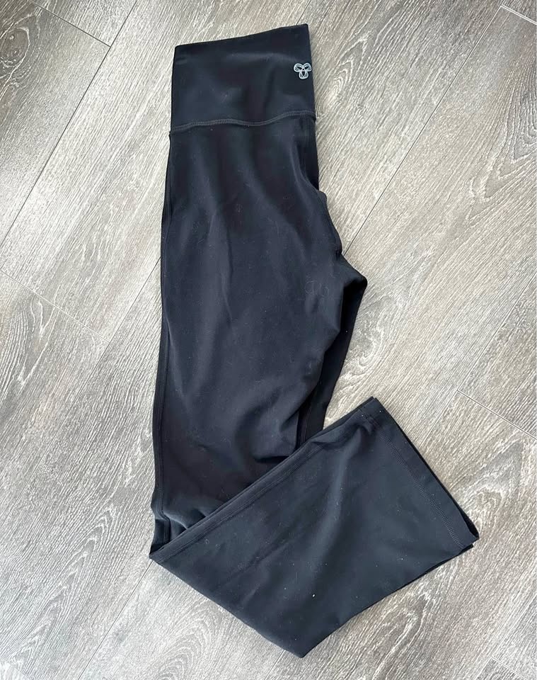 TNA Black Flare Legging size M