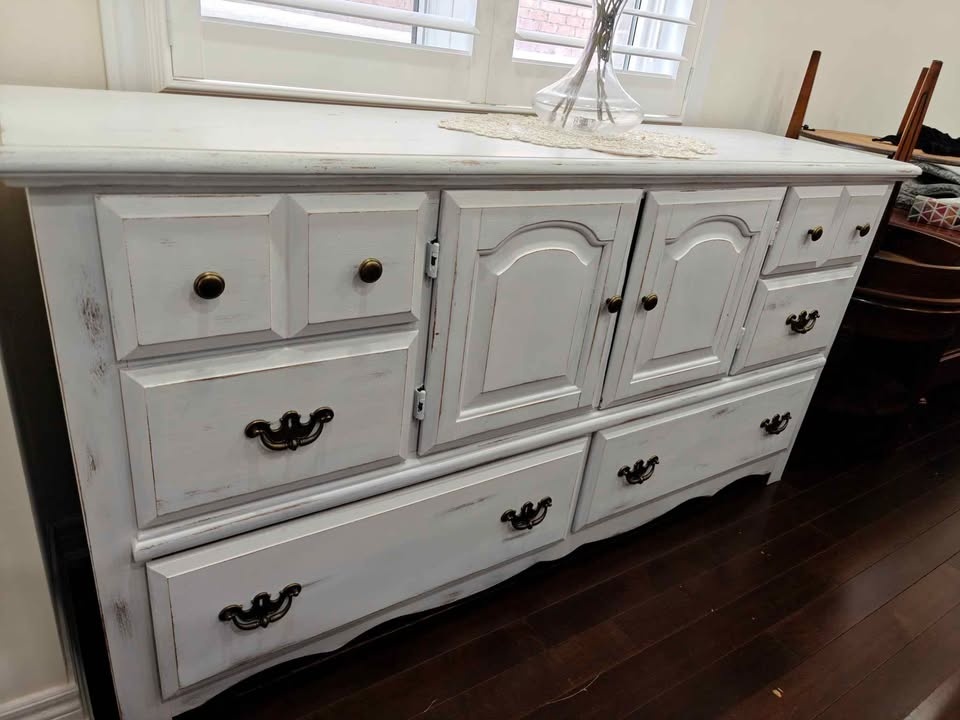 Solidwood white Dresser - photo 4