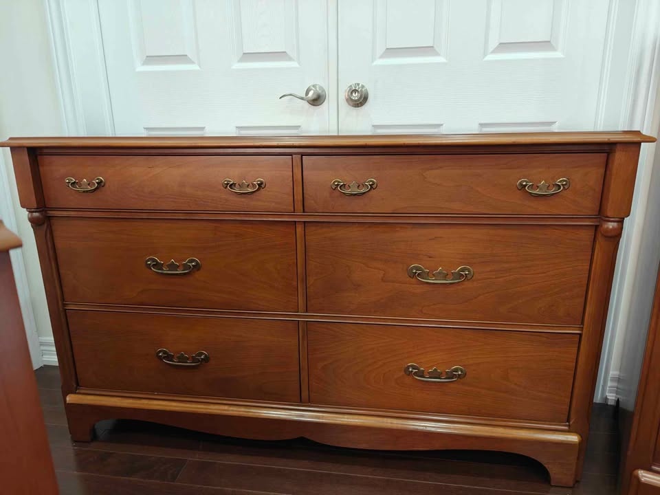 GIBBARD 3 PC DRESSERS BEDROOM SET. CAN DELIVER - photo 3